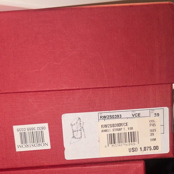 VALENTINO GARAVANI Rockstud Nude Heels - Picture 8 of 8